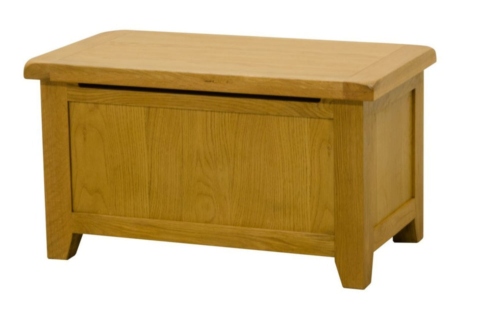 Wexford Oak Blanket Box – A World of Furniture